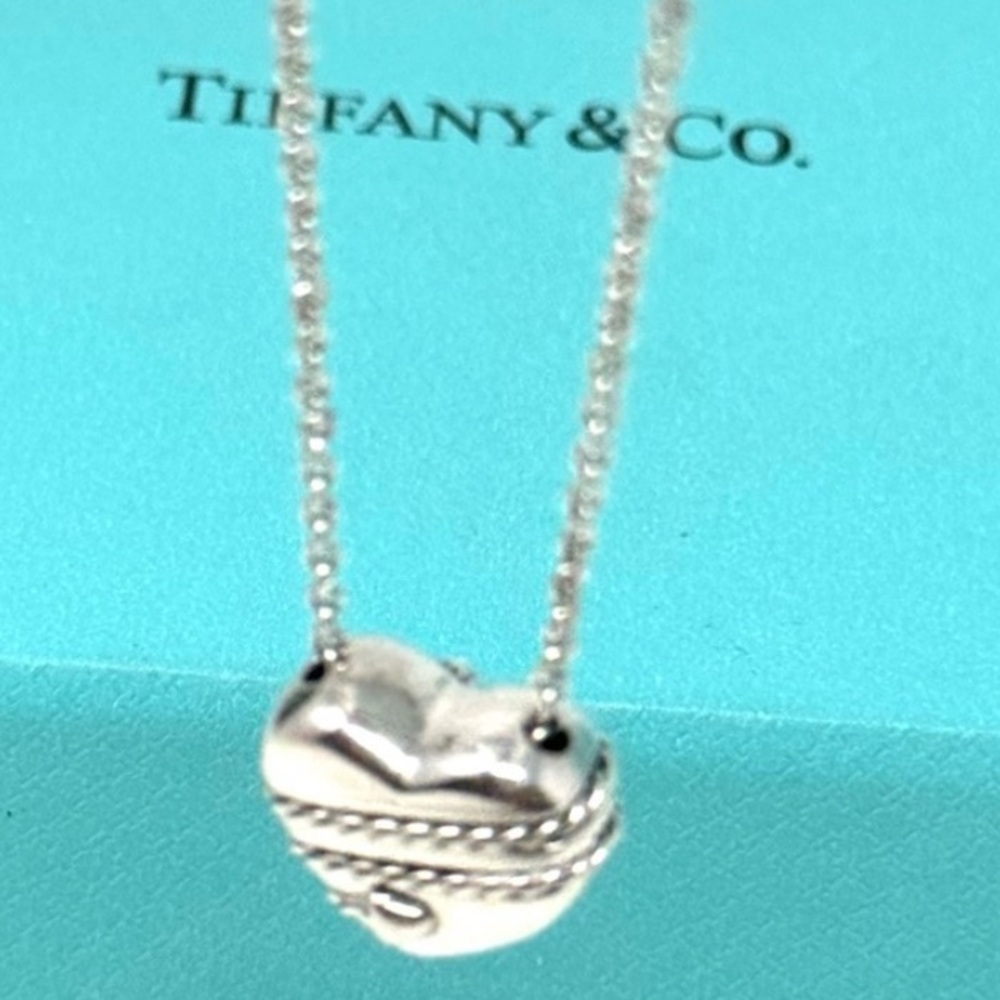 Authentic Tiffany & co Solid Heart Arrow Dropped Around The Heart Neckla…